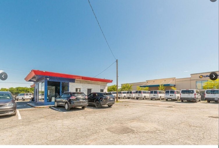 More Photos Of 3120 Sylvan Rd, Hapeville Light Distribution For Sale