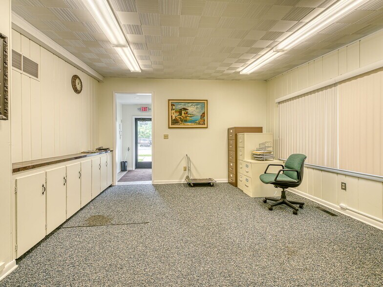More Photos Of 111 Jones Ave, Monroe Warehouse For Lease