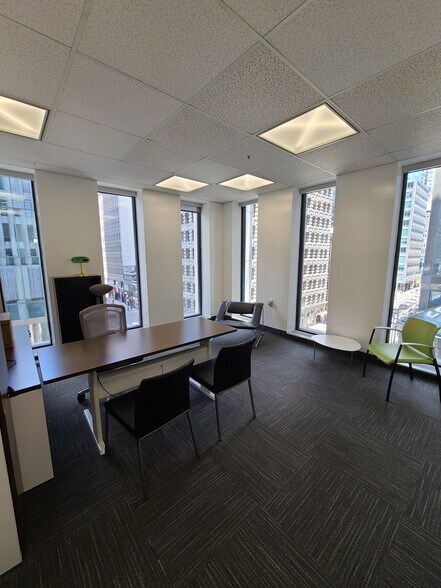 More Photos Of 110 Yonge St, Toronto Office For Lease