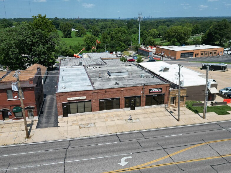 More Photos Of 8213 Gravois Rd, Affton Warehouse For Sale
