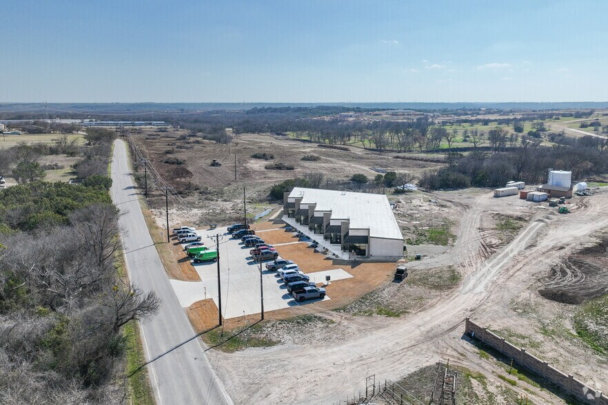 More Photos Of 5100 Kelly Rd, Fort Worth General Retail For Lease
