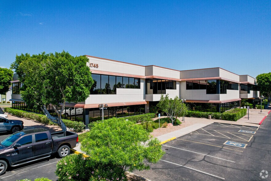 More Photos Of 1811 S Alma School Rd, Mesa Office For Lease