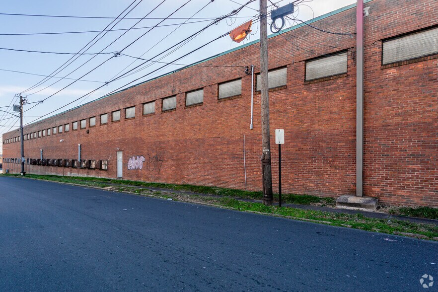 More Photos Of 200 Kelsey Ave, Ewing Warehouse For Lease
