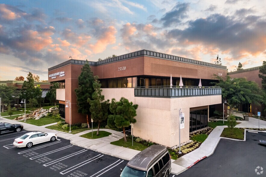 More Photos Of 23430 Hawthorne Blvd, Torrance Unknown For Lease