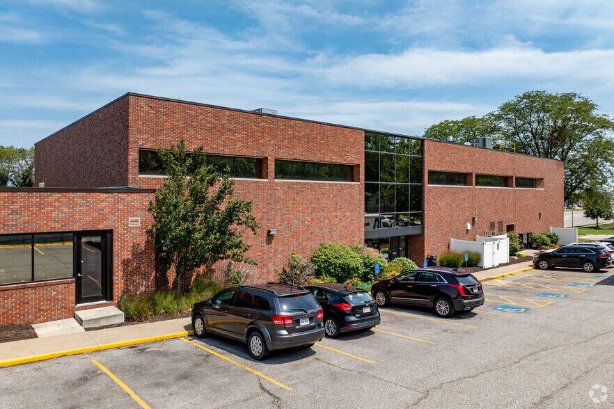 Primary Photo Of 4401-4435 O St, Lincoln Office For Sale