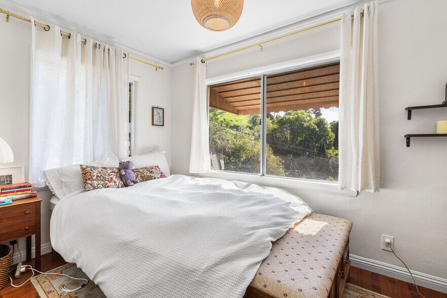 More Photos Of 3055 Future St, Los Angeles Apartments For Sale