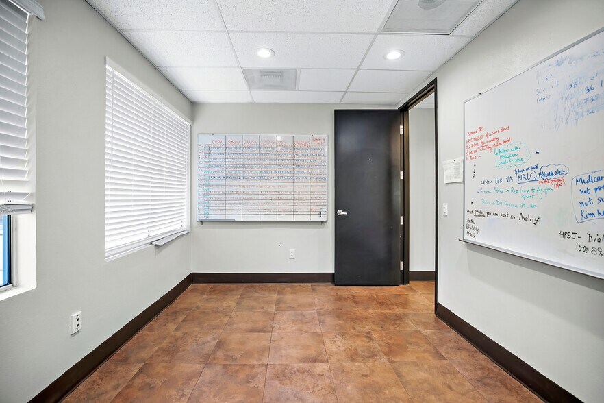 More Photos Of 8338 West Ln, Stockton Office For Sale
