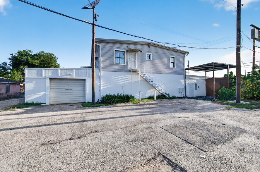 More Photos Of 702 Marcella St, Houston General Retail For Sale