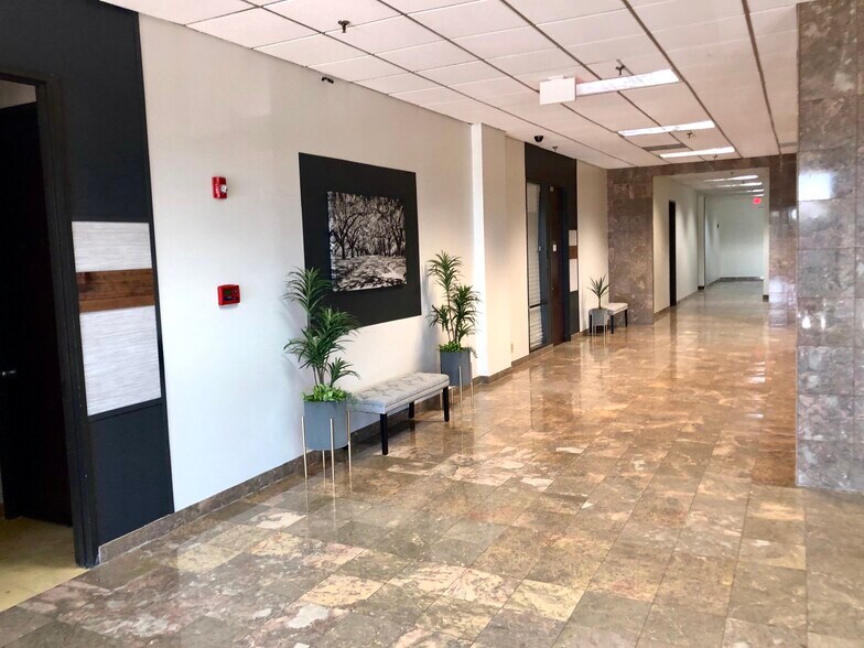 More Photos Of 2701 Brown Trl, Bedford Office For Lease