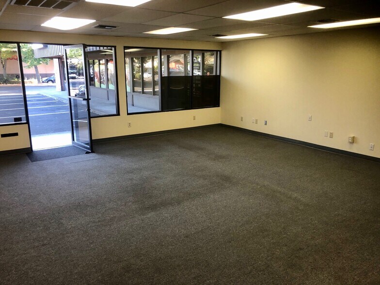Primary Photo Of 5117 SE Powell Blvd, Portland Unknown For Lease