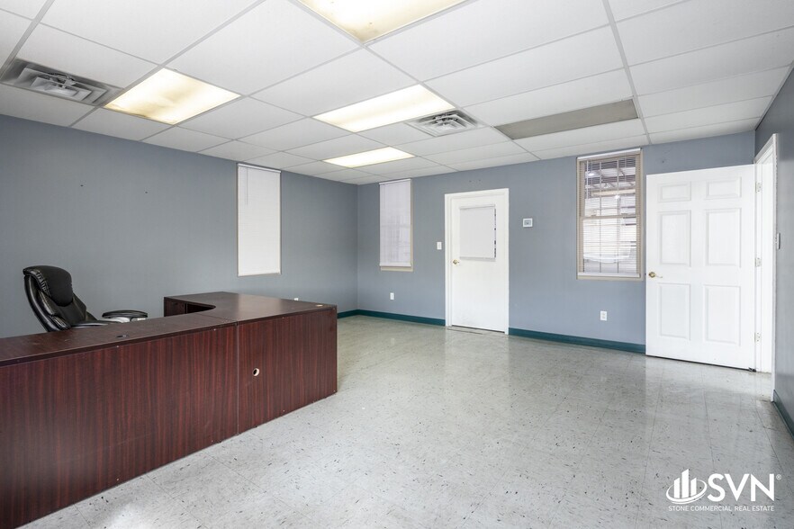 More Photos Of 375 Tierney Way, Winchester Distribution For Sale