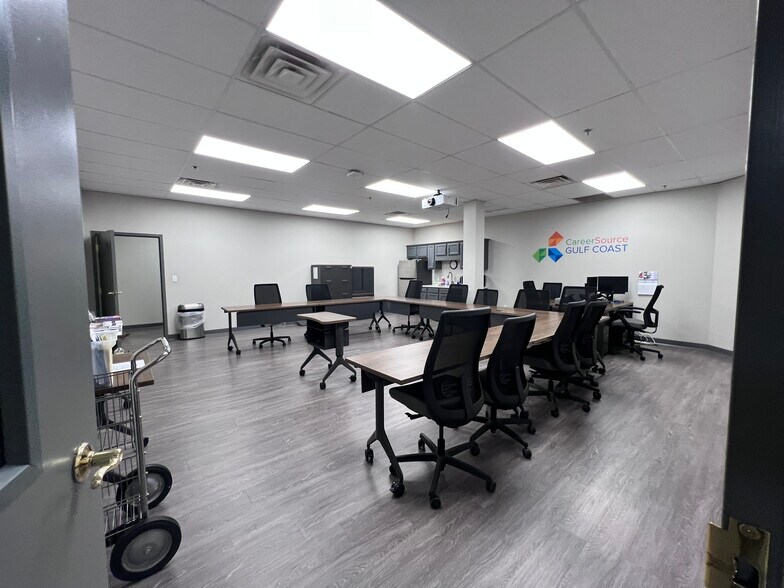 More Photos Of 621-633 N Highway 231, Panama City Unknown For Lease