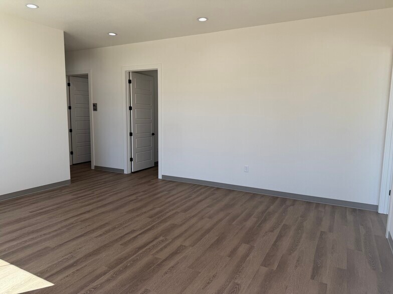More Photos Of 3204 118th St, Lubbock Flex For Lease