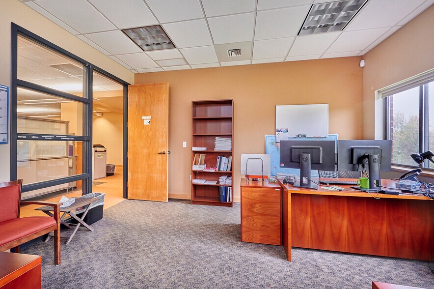 More Photos Of 100 University Dr, Amherst Medical For Lease