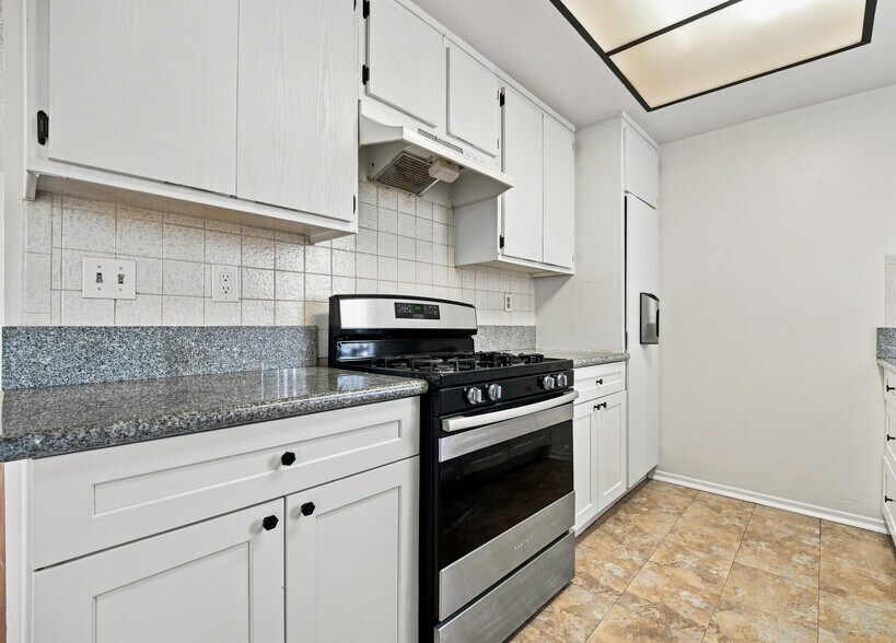 More Photos Of 927 S Berendo St, Los Angeles Apartments For Sale
