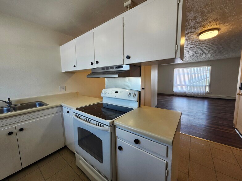 More Photos Of 3925 E 9th Ave, Anchorage Multifamily For Sale