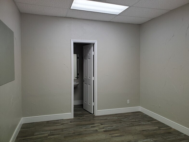 More Photos Of 2707 Bolton Boone Dr, DeSoto Medical For Sale
