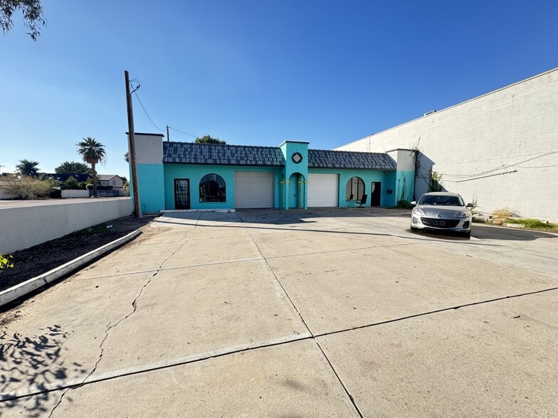 Primary Photo Of 236 N Country Club Dr, Mesa Freestanding For Sale