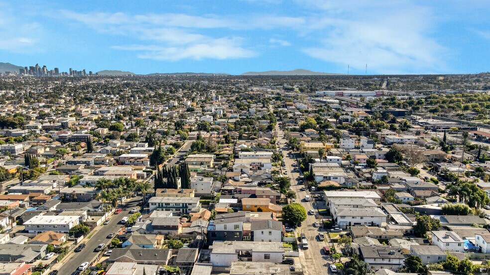 More Photos Of 5447 Blackwelder St, Los Angeles Apartments For Sale