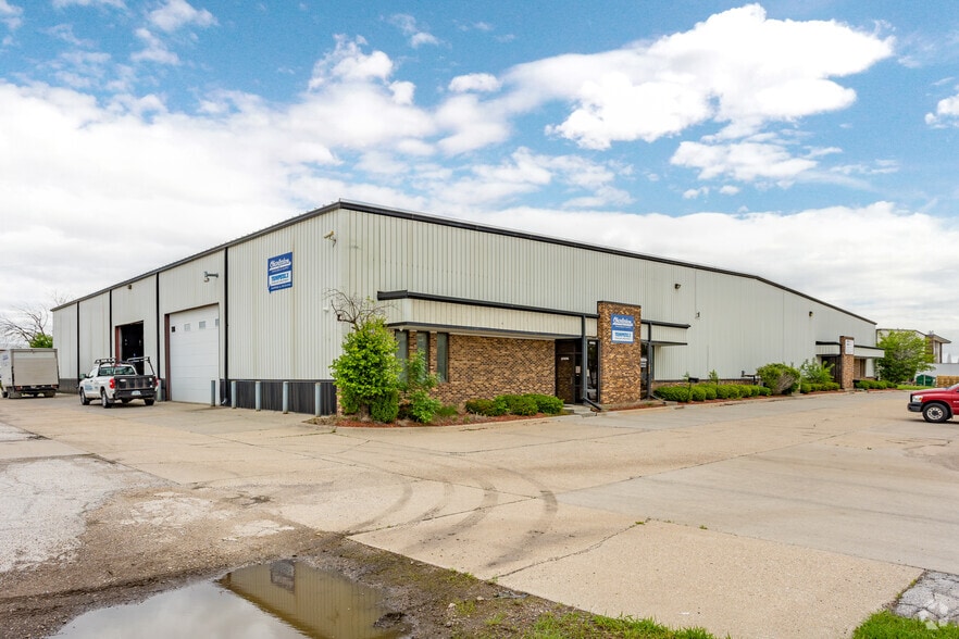 Primary Photo Of 5727 NE 16th St, Des Moines Warehouse For Lease