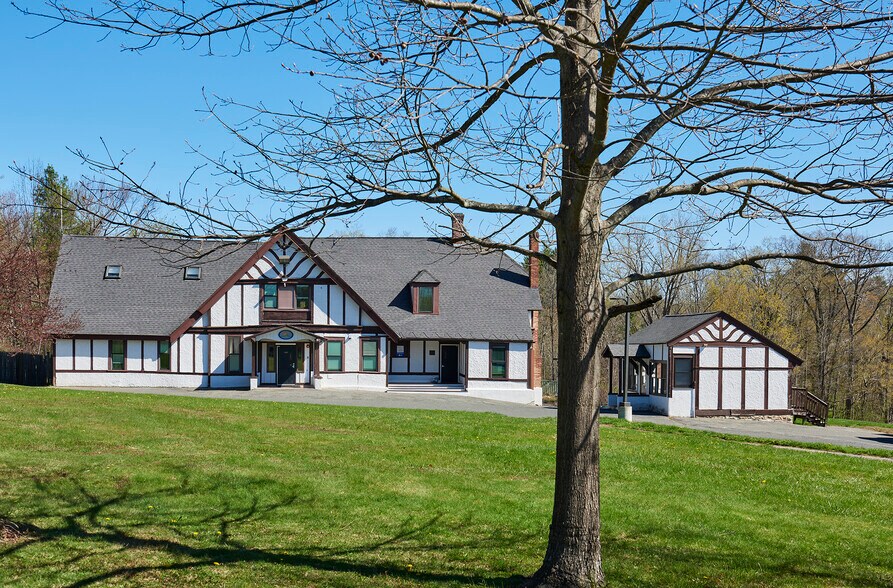 More Photos Of 349 Old Stockbridge Rd, Lenox Specialty For Sale