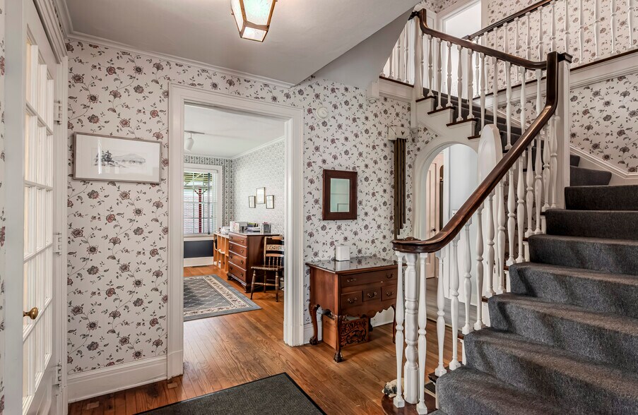 More Photos Of 2810 Genesee St, Utica Office For Sale