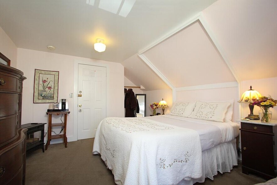 More Photos Of 2476 Main St, Cambria Hospitality For Sale