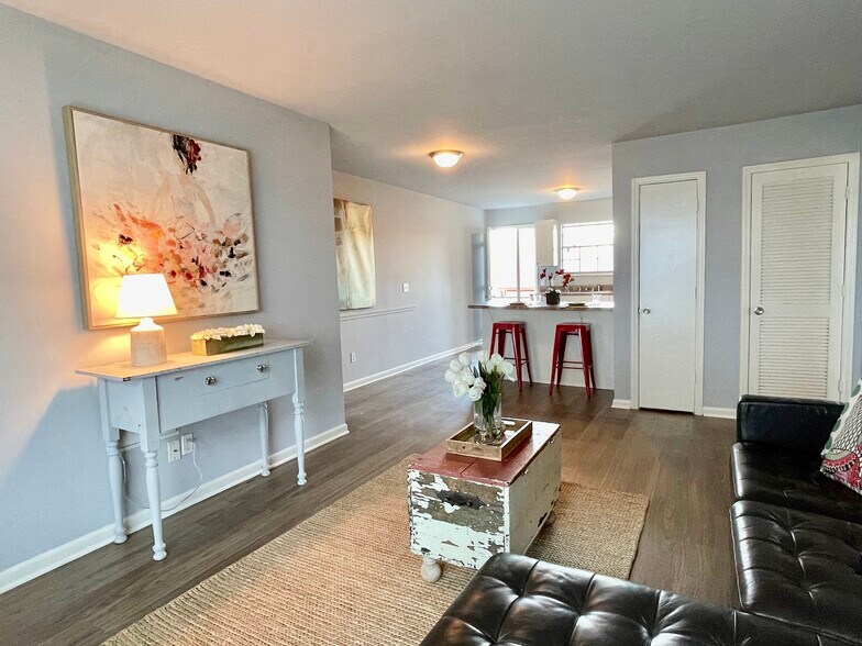 More Photos Of 11 Eumar Ct NW, Center Point Apartments For Sale