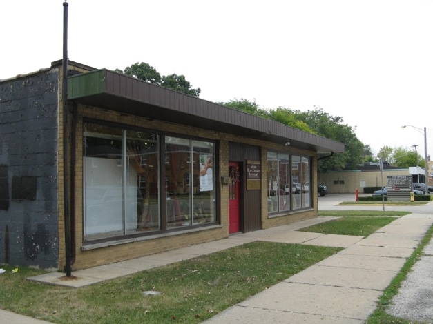 More Photos Of 1104 W Glen Flora Ave, Waukegan Storefront Retail Office For Lease