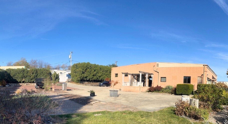 More Photos Of 4 Union Hill Rd, Conshohocken Warehouse For Sale