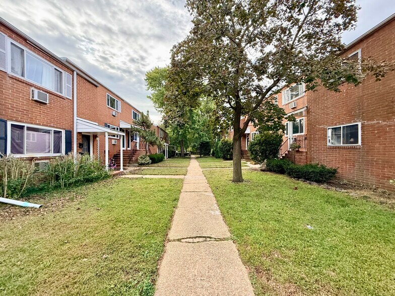 More Photos Of 235 Creek Rd, Keansburg Apartments For Sale