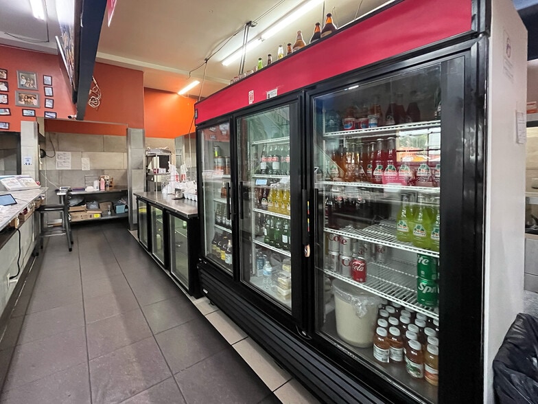 More Photos Of 501 E Lake St, Minneapolis Storefront Retail Office For Sale