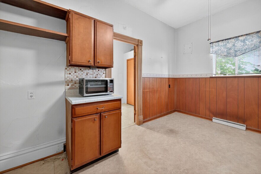 More Photos Of 222 W Saint Louis St, Pacific Office For Sale