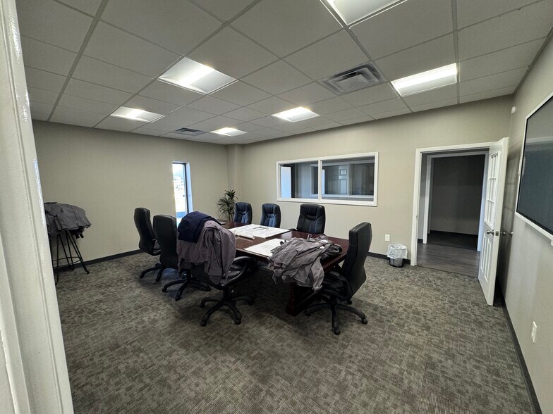 More Photos Of 102 Tribble Dr, Madison Light Manufacturing For Lease