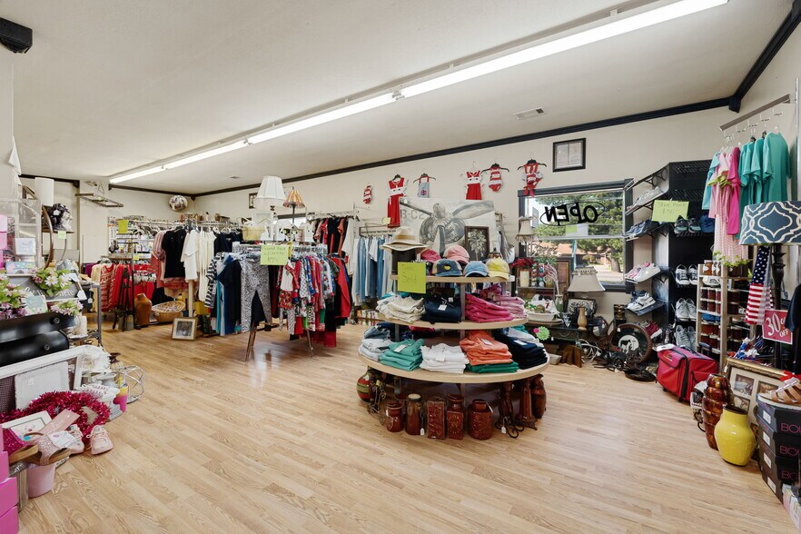 More Photos Of 1225 W Center St, Greenwood Office For Sale