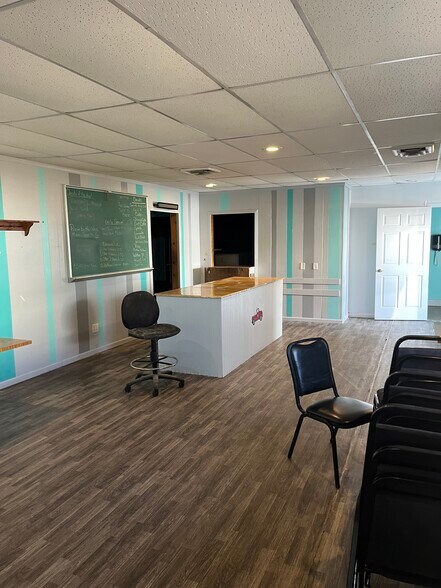 More Photos Of 234 N Main St, Monticello Specialty For Sale