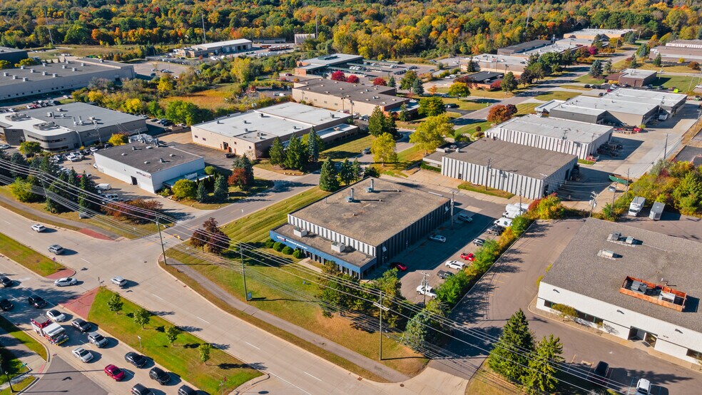 More Photos Of 1250 W Hamlin Rd, Rochester Hills Warehouse For Sale