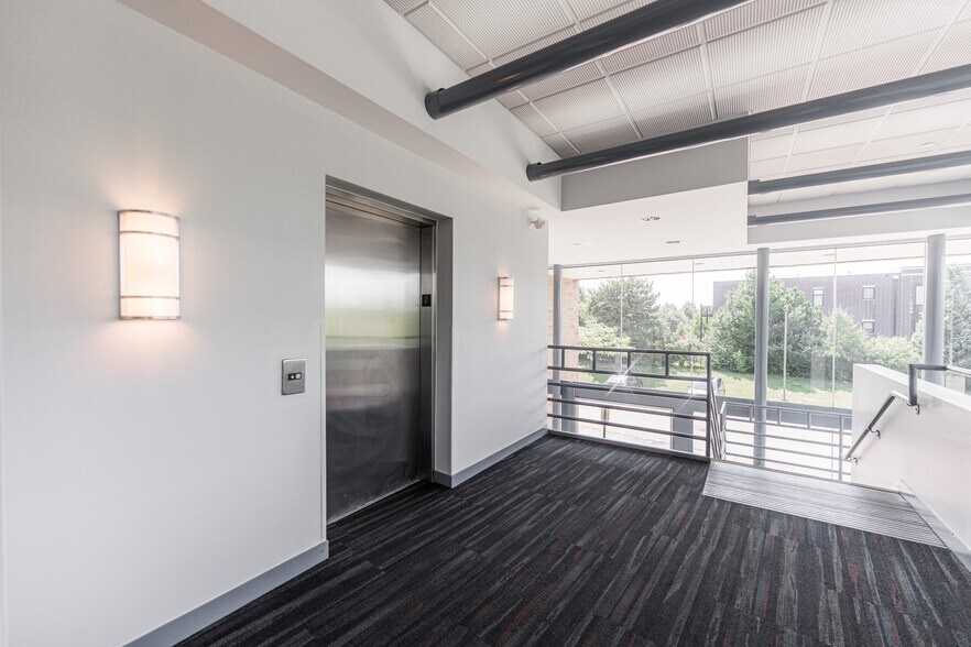 More Photos Of 290 Springfield Dr, Bloomingdale Medical For Lease