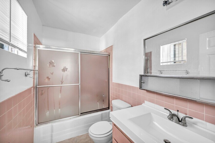 More Photos Of 1165 Sierra Vista Dr, Las Vegas Apartments For Sale