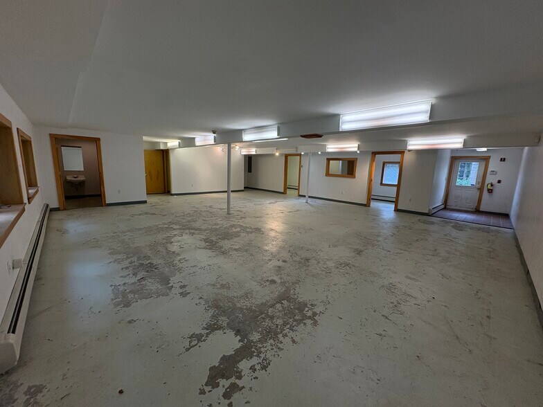 More Photos Of 39 Limerick Rd, Arundel Office For Lease