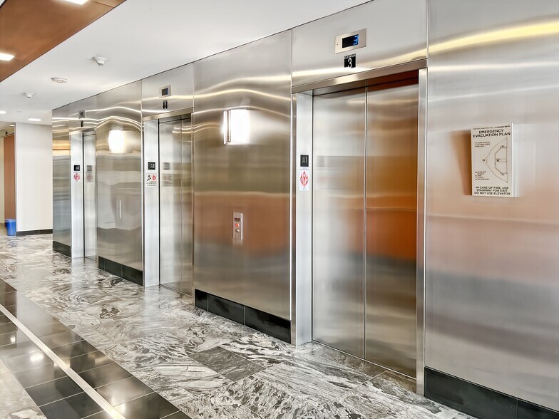 More Photos Of 9920 Pacific Heights Blvd, San Diego Coworking Space