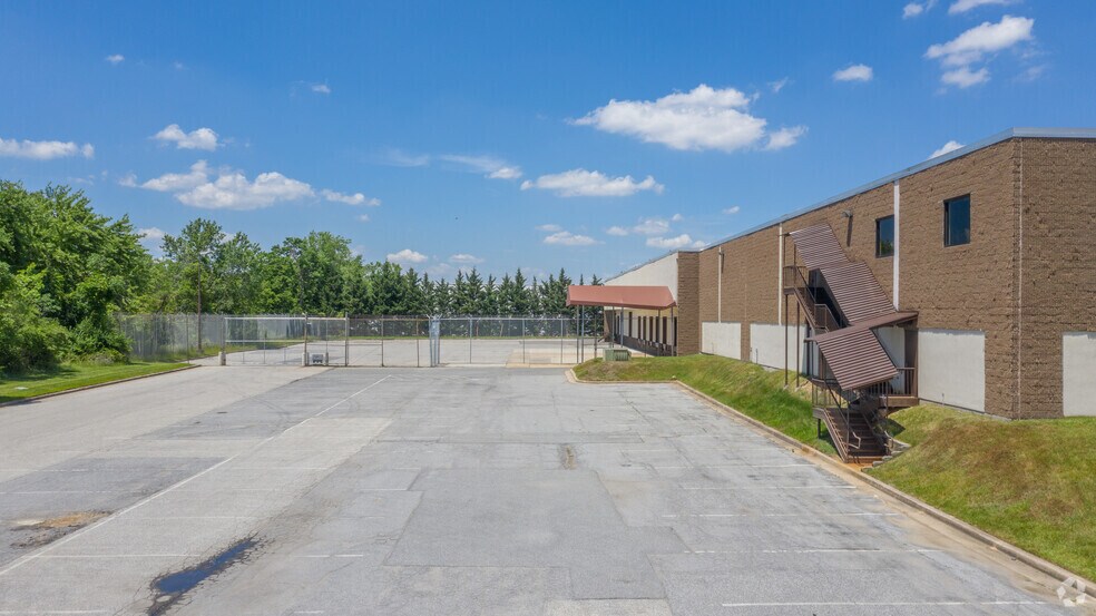 More Photos Of 6720 Baymeadow Dr, Glen Burnie Warehouse For Lease
