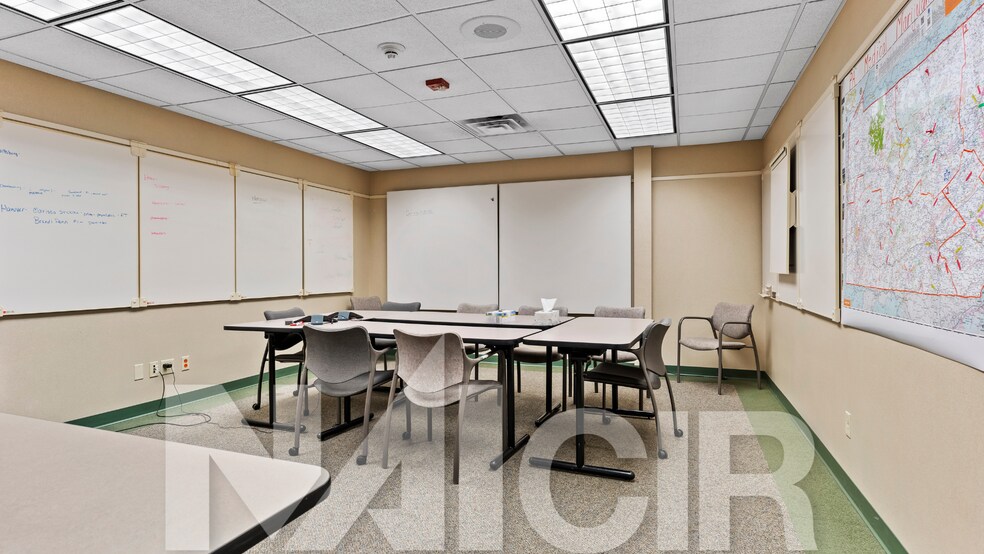 More Photos Of 27 Brookwood Ave, Carlisle Office For Sale