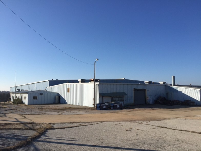 More Photos Of 400 N Harvey St, Seminole Manufacturing For Lease