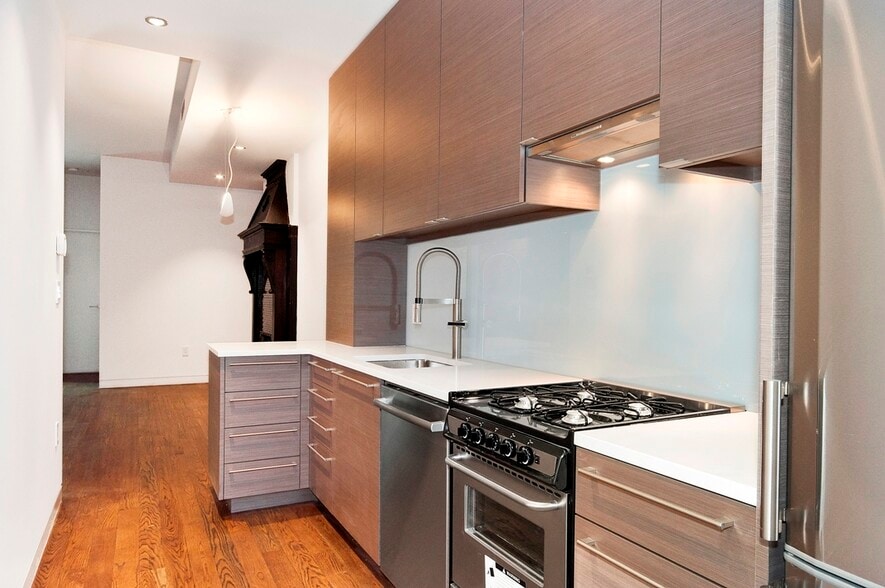 More Photos Of 860 Lexington Ave, New York Apartments For Sale