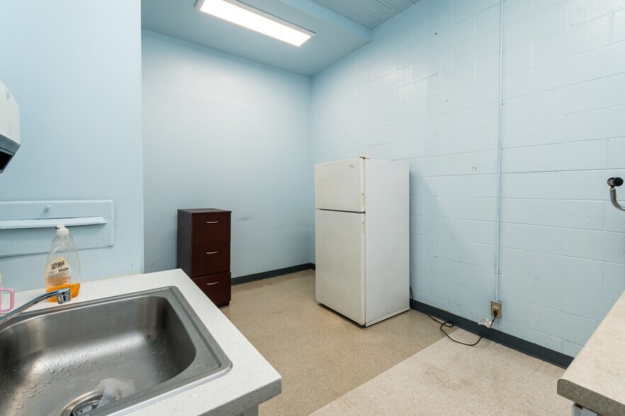 More Photos Of 1533 Alamitos Ave, Long Beach Medical For Sale