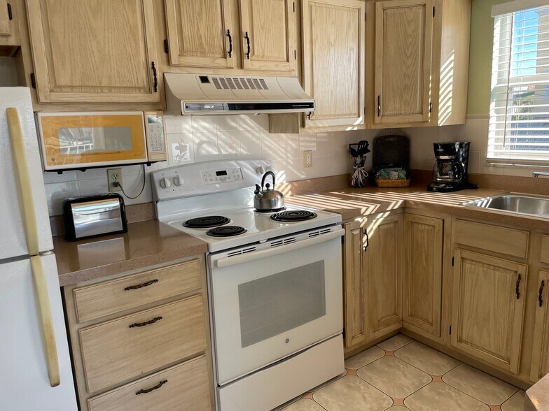 More Photos Of 115 Brightwater Dr, Clearwater Beach Hotel For Sale