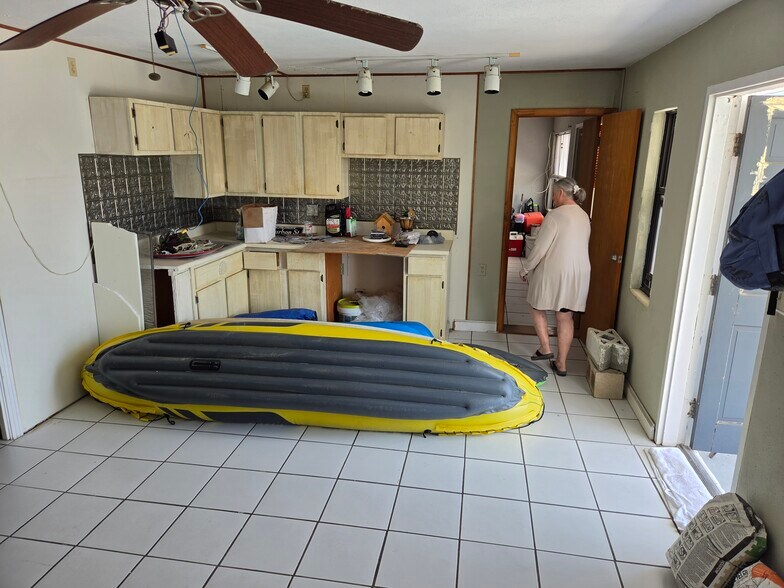 More Photos Of 580 Bay Esplanade, Clearwater Apartments For Sale