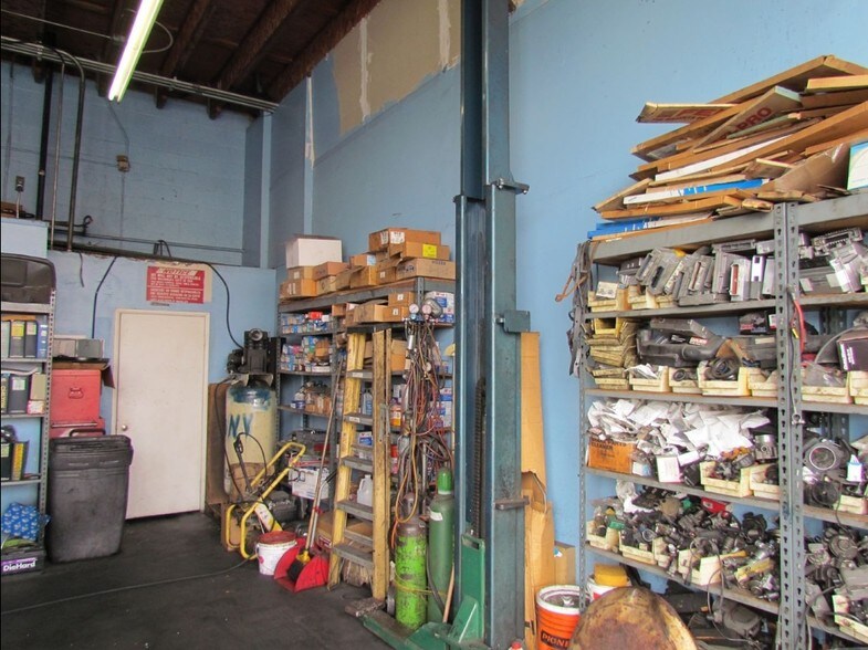 More Photos Of 3137 W Imperial Hwy, Inglewood Auto Repair For Lease