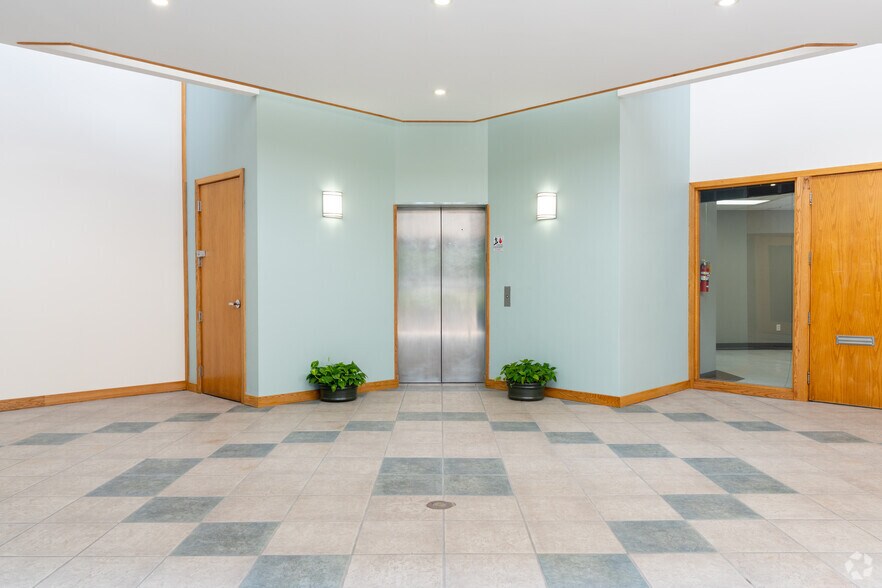 More Photos Of 331 Salem Pl, Fairview Heights Medical For Sale